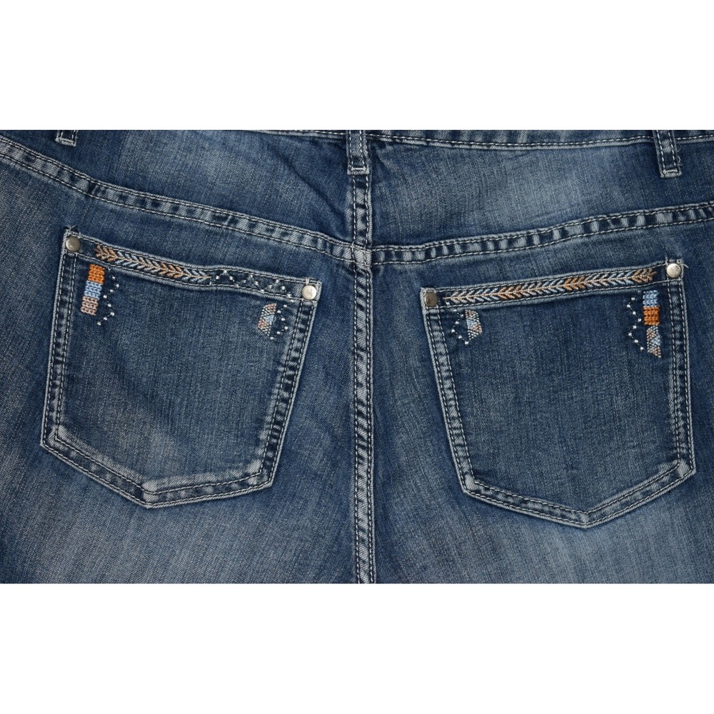 CJ Banks 14W Capri Jeans Embroidered Beaded Comfy Stretch Cropped Blue Denim